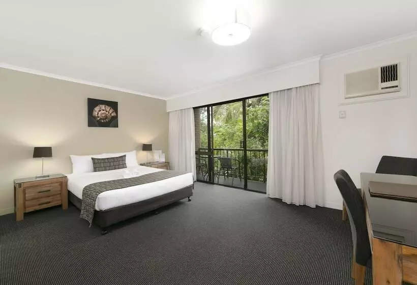 Mt Ommaney Hotel Apartments