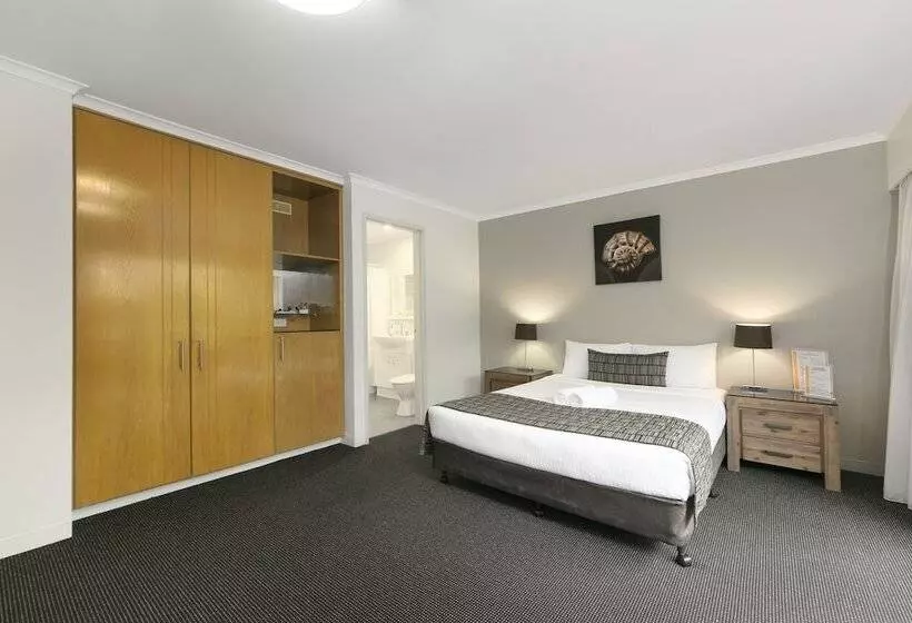 Mt Ommaney Hotel Apartments