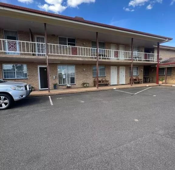 Hotel Overlander Motor Lodge