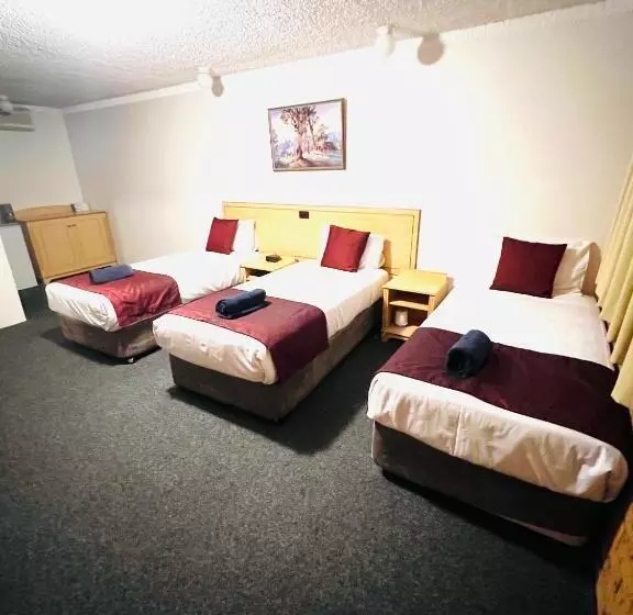 Hotel Overlander Motor Lodge