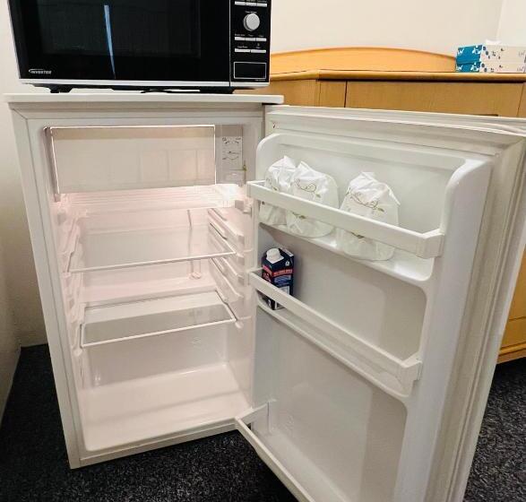 Отель Overlander Motor Lodge