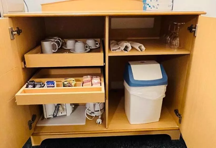 Hotel Overlander Motor Lodge