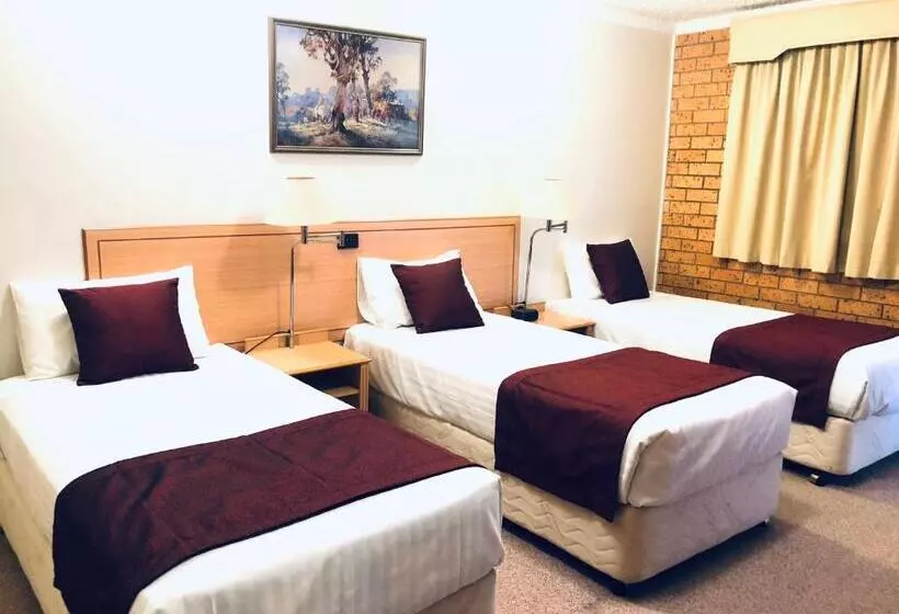 Hotel Overlander Motor Lodge