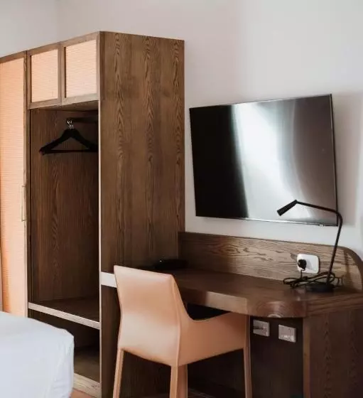 בית מלון כפרי The Continental