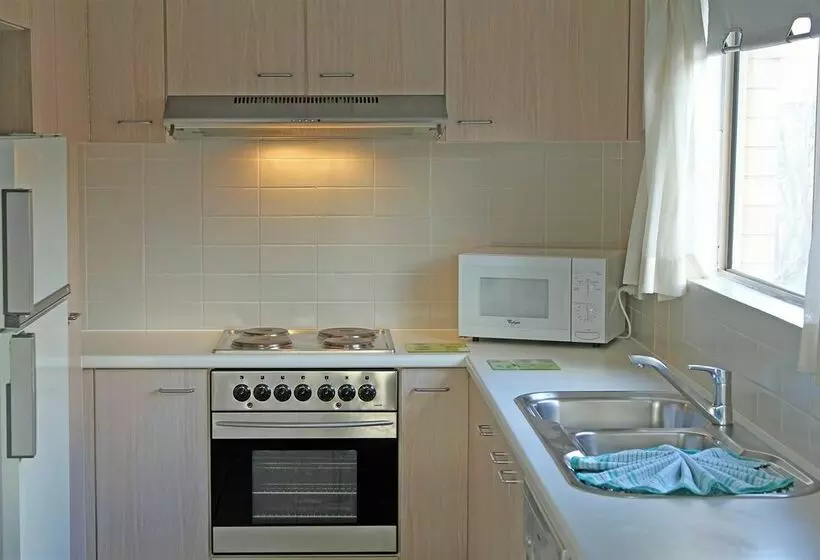 Kingston Terrace Serviced Ap