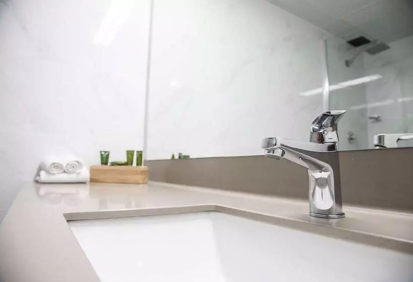 Madison Capital Executive Apartments