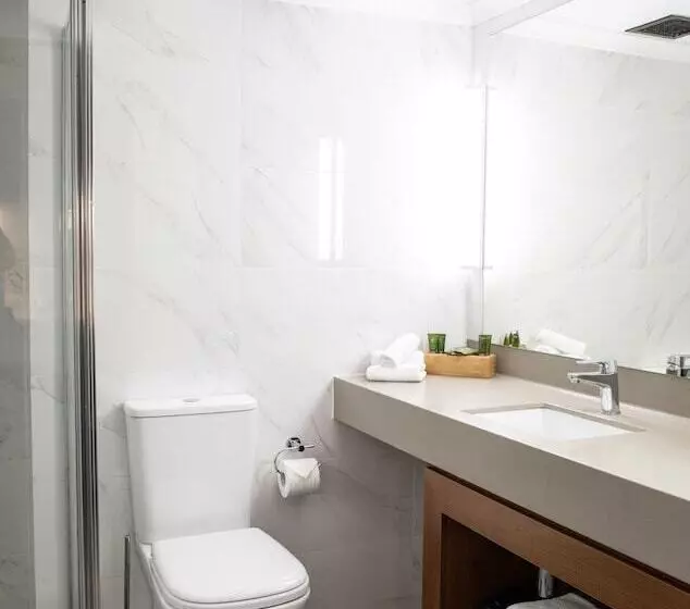 Madison Capital Executive Apartments