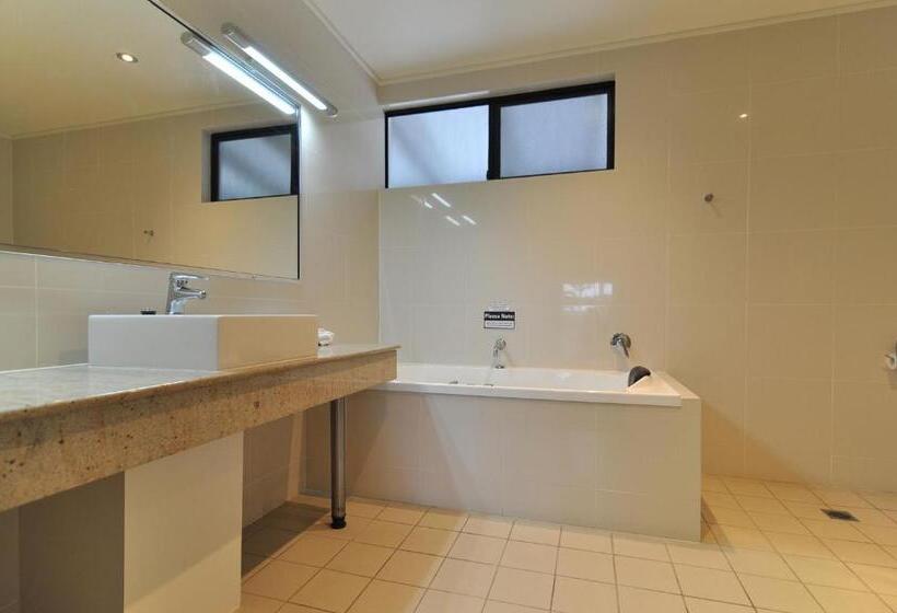 Mission Beach Resort