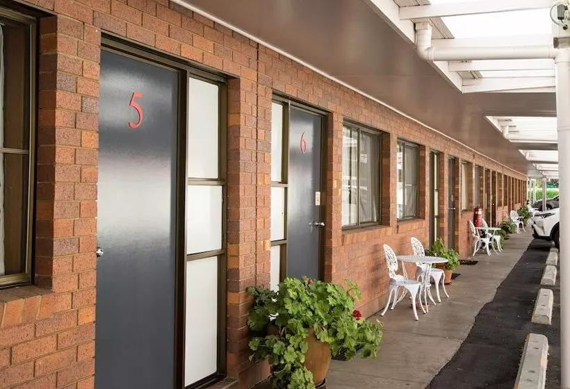 Мотель Country Pathfinder Motor Inn