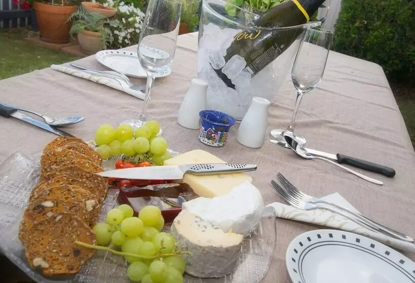 Мотель Country Pathfinder Motor Inn