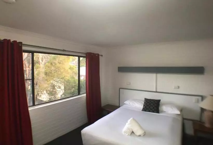 Allan Cunningham Motel