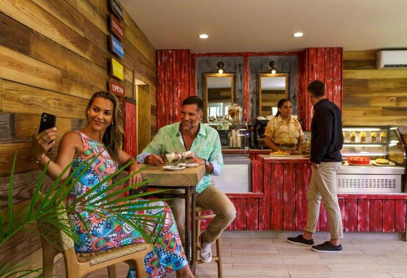 Galley Bay Resort & Spa