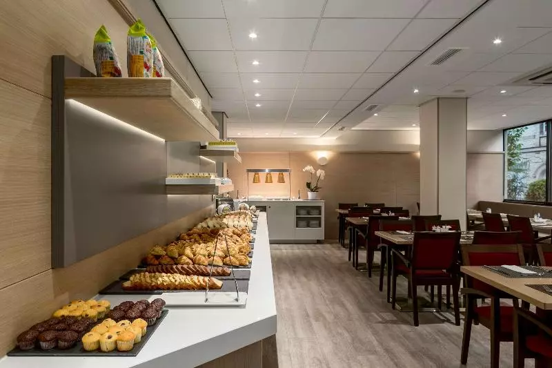 هتل Brussels Louise