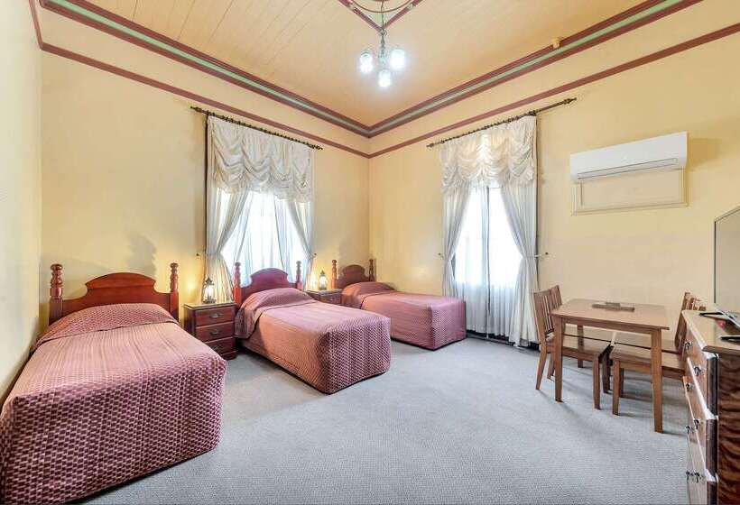 호텔 Warwick Settlers Inn