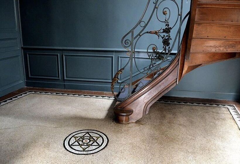 هتل Monsieur Ernest