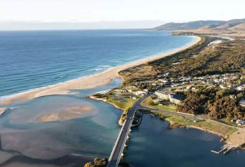 Отель Pelican Sands Scamander