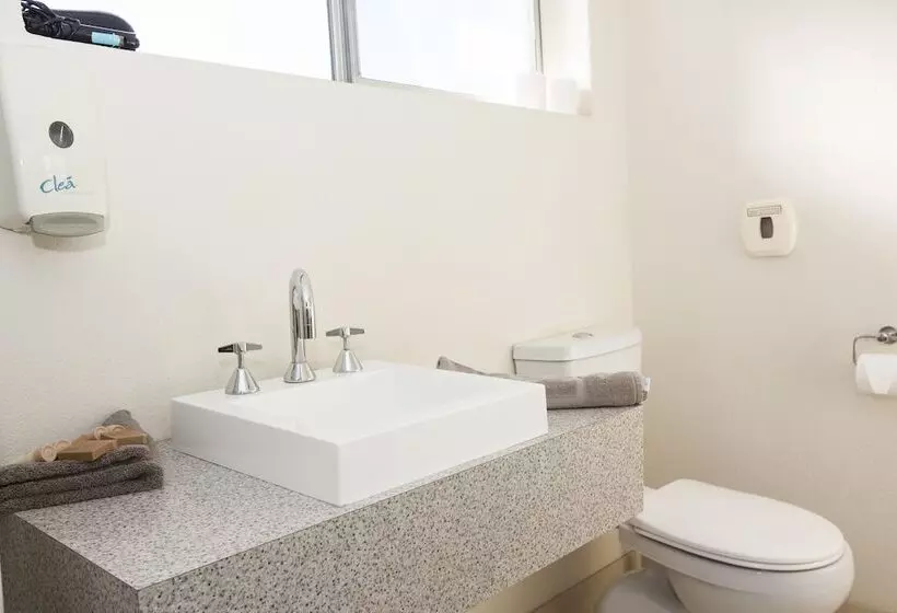 Отель Pelican Sands Scamander