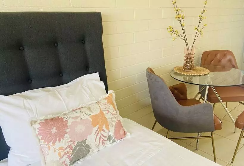 Отель Pelican Sands Scamander