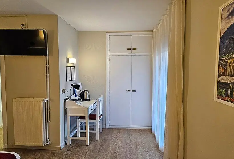 هتل Pere d'Urg 3000