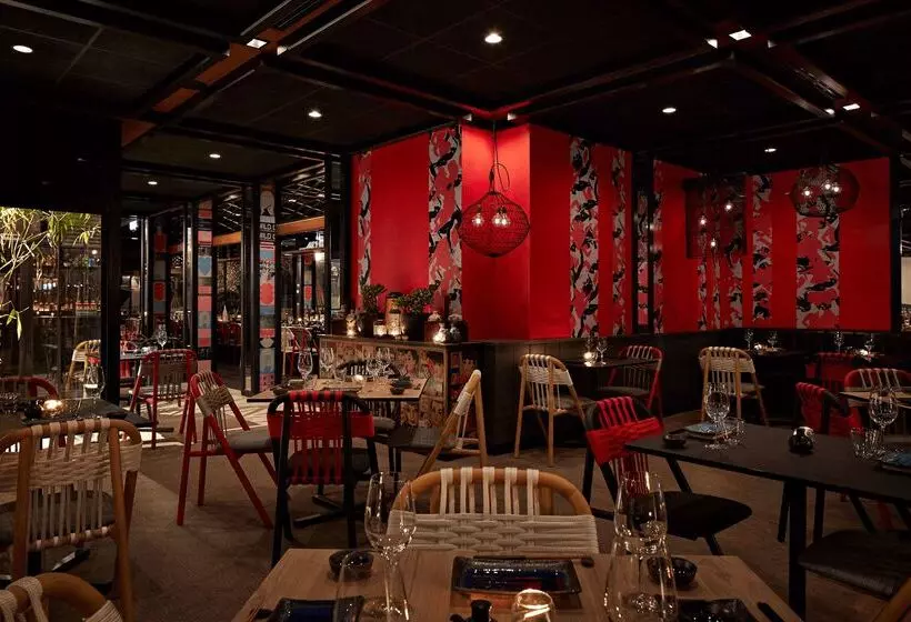 فندق Qt Gold Coast