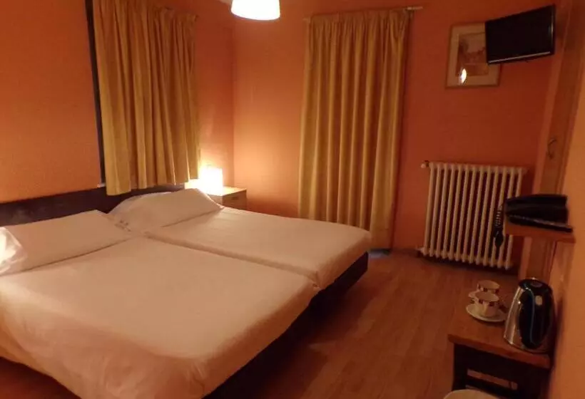 هتل Roc De St Miquel & Apartment