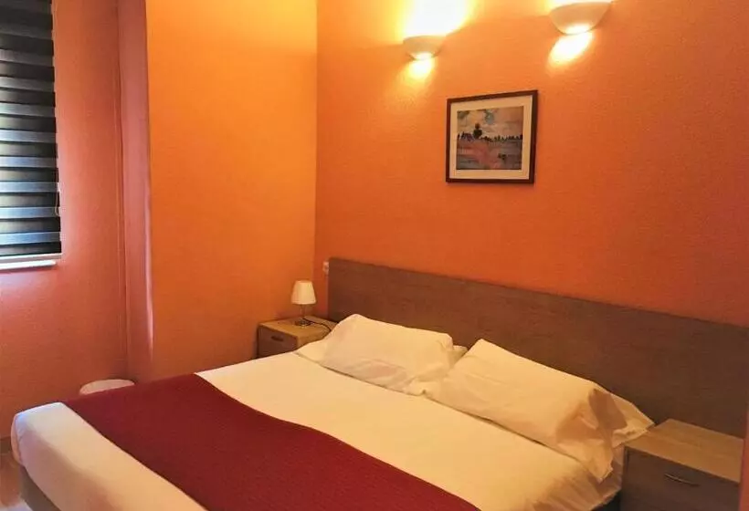 هتل Roc De St Miquel & Apartment