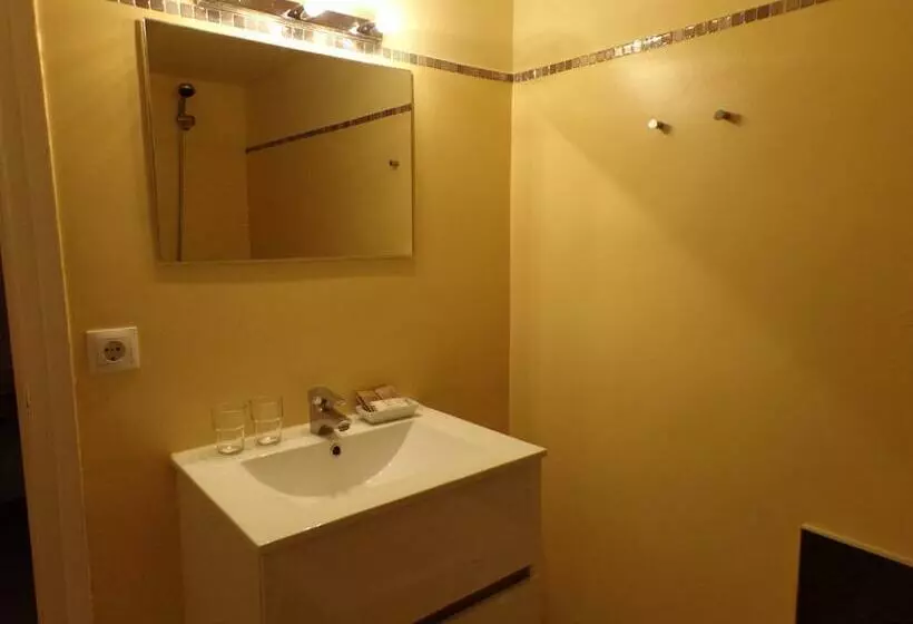 هتل Roc De St Miquel & Apartment