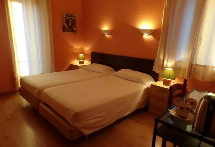 هتل Roc De St Miquel & Apartment