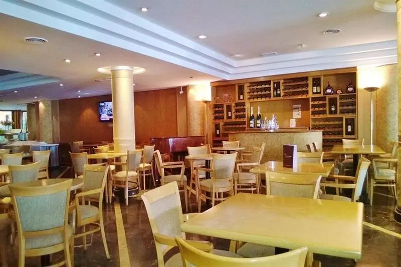 ホテル Solans Riviera