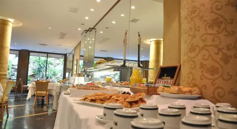 ホテル Solans Riviera