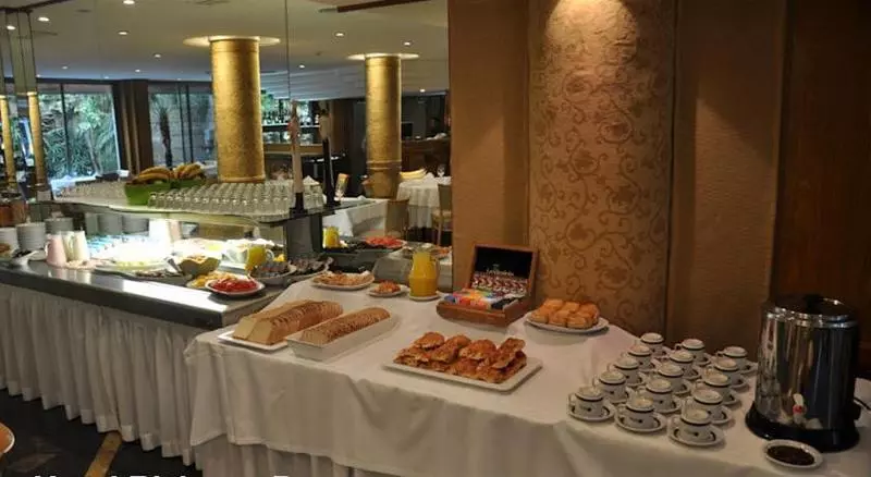 ホテル Solans Riviera