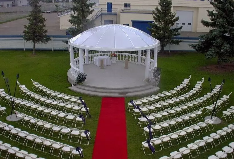 Chateau Louis Hotel & Conference Centre