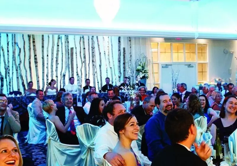 Chateau Louis Hotel & Conference Centre