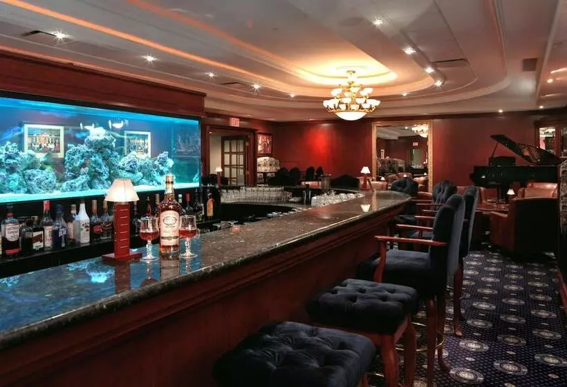 Chateau Louis Hotel & Conference Centre