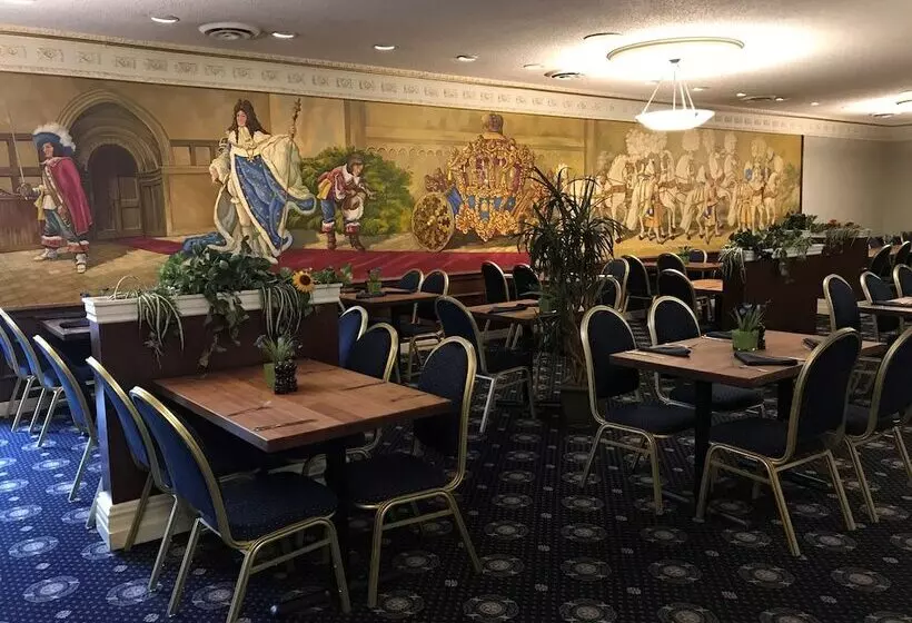 Chateau Louis Hotel & Conference Centre