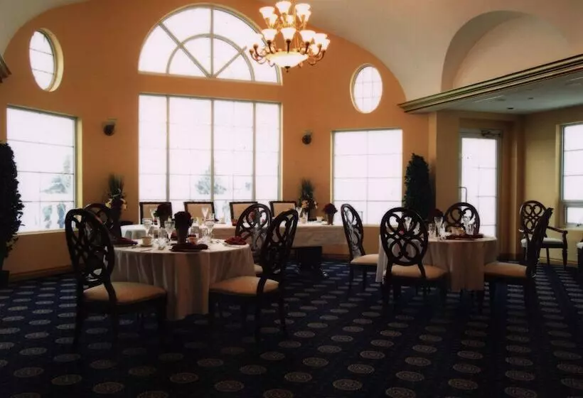 Chateau Louis Hotel & Conference Centre