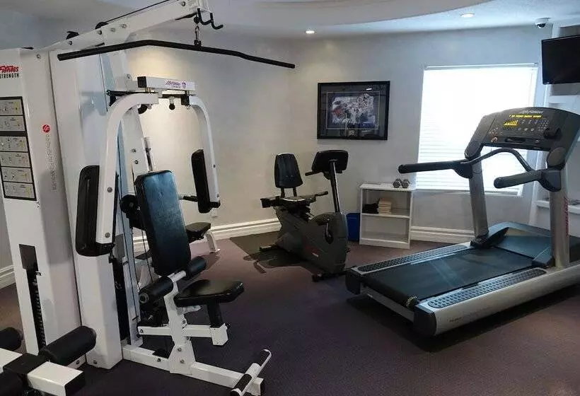 Chateau Louis Hotel & Conference Centre