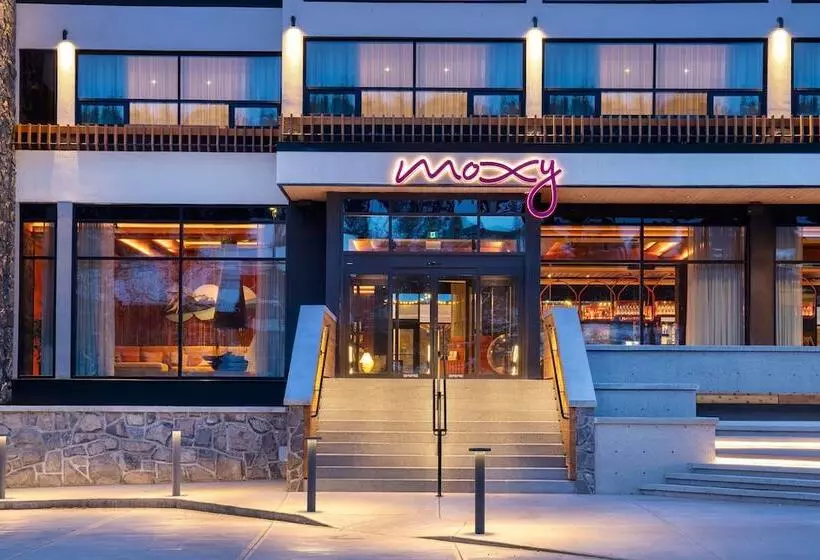 فندق Moxy Banff