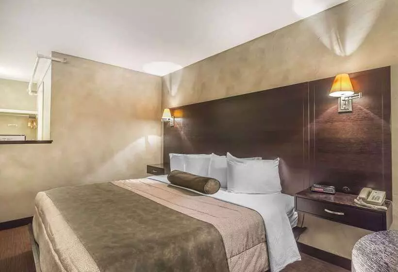 Quality Hotel & Conference Centre