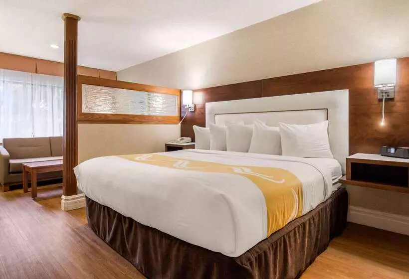 호텔 Quality Inn & Suites Gatineau