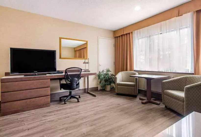 호텔 Quality Inn & Suites Gatineau
