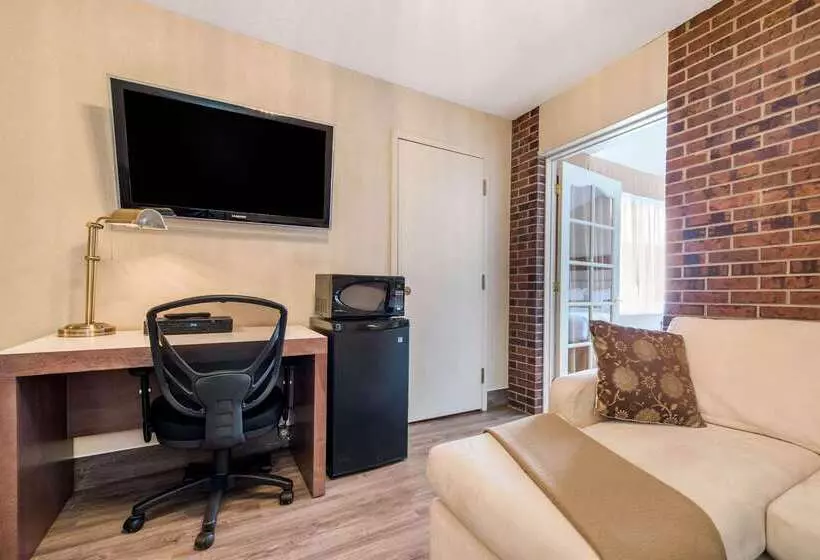 호텔 Quality Inn & Suites Gatineau