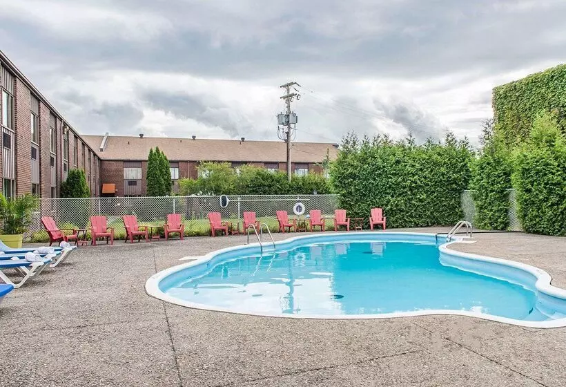 호텔 Quality Inn & Suites Gatineau