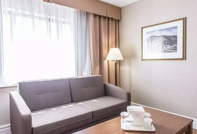 호텔 Quality Inn & Suites Gatineau
