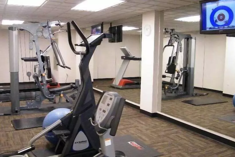 ホテル Ramada By Wyndham Edmonton South