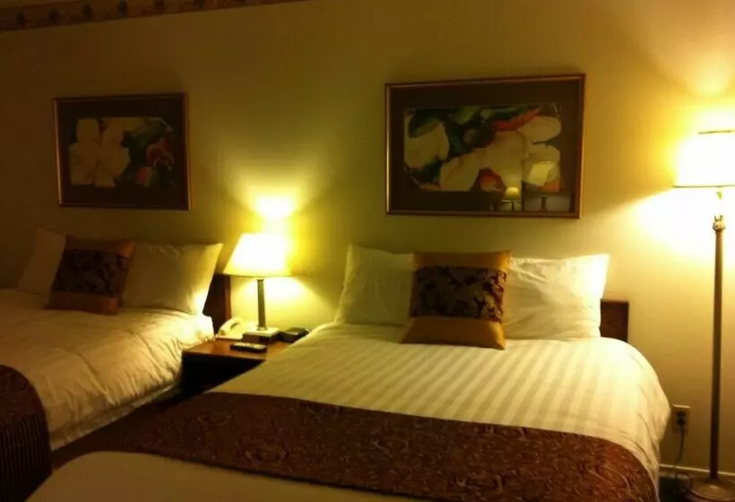 فندق Redwood Motor Inn