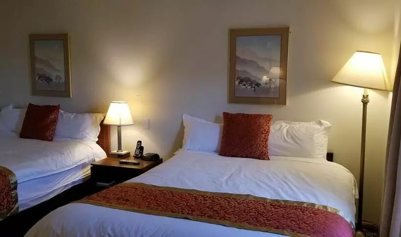 فندق Redwood Motor Inn