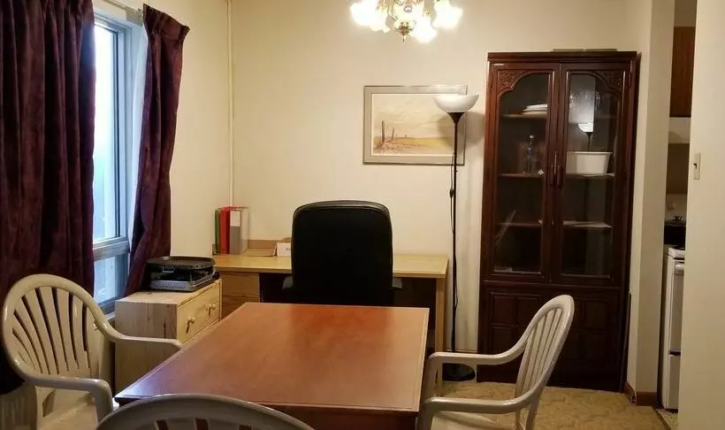 فندق Redwood Motor Inn