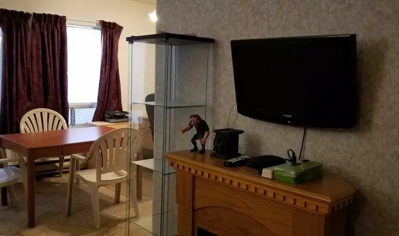 فندق Redwood Motor Inn