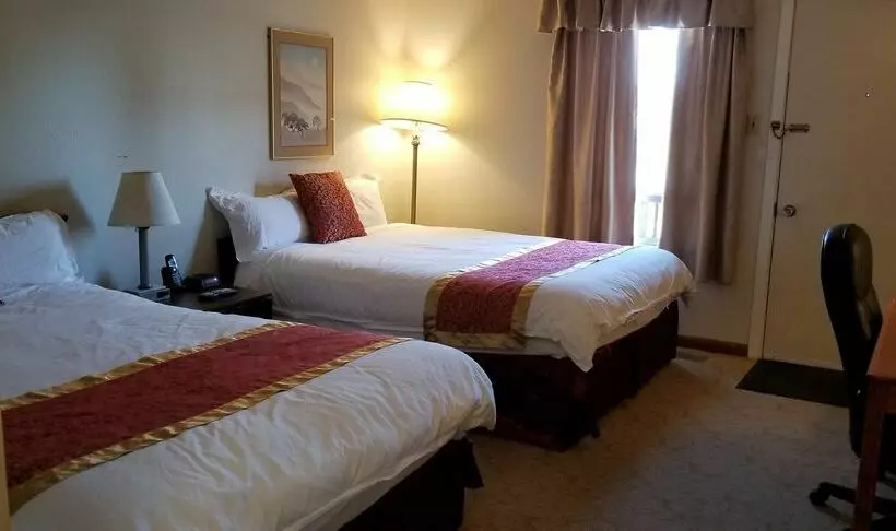 فندق Redwood Motor Inn